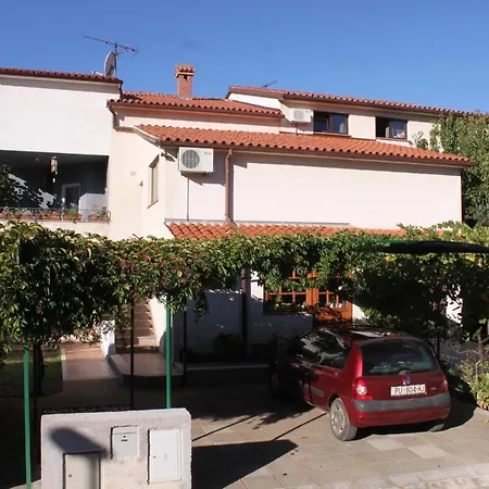 Apartment Apartments With A Parking Space Fazana - 7153