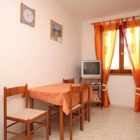 Apartments With A Parking Space Fazana - 7153 Apartment