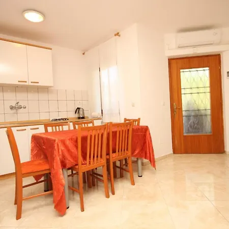 With Parking Space - 7153 Apartamento